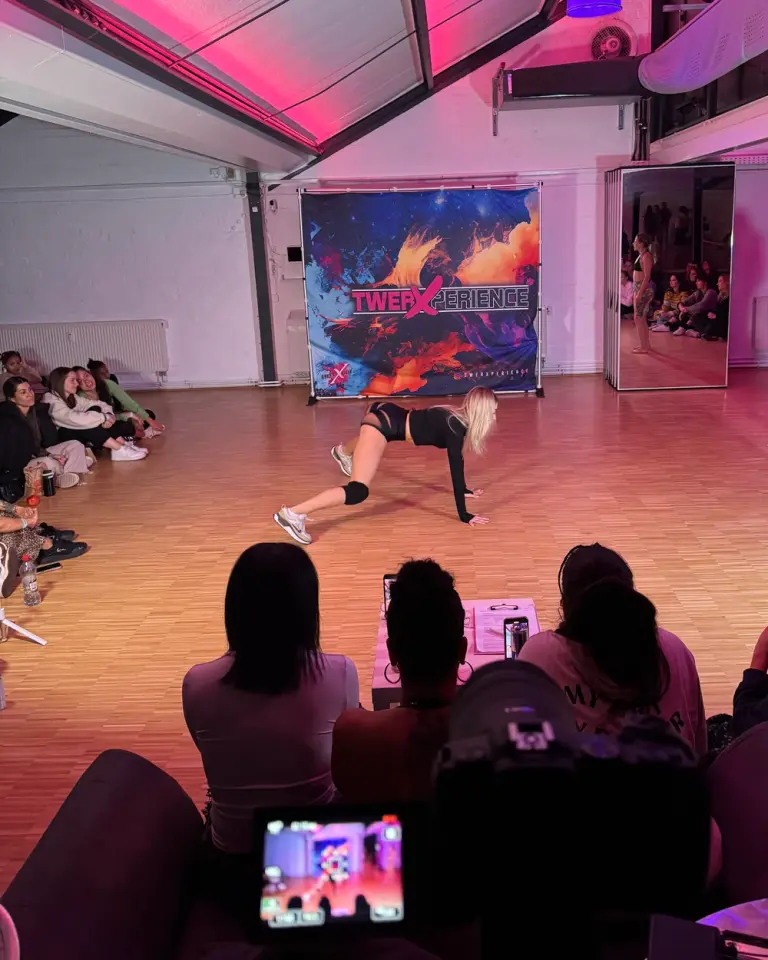 Bailarina durante la Intermediate y Advanced Battle en TwerXperience